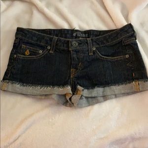 💕Sale 3 for $20 Volcom shortie shorts size 5